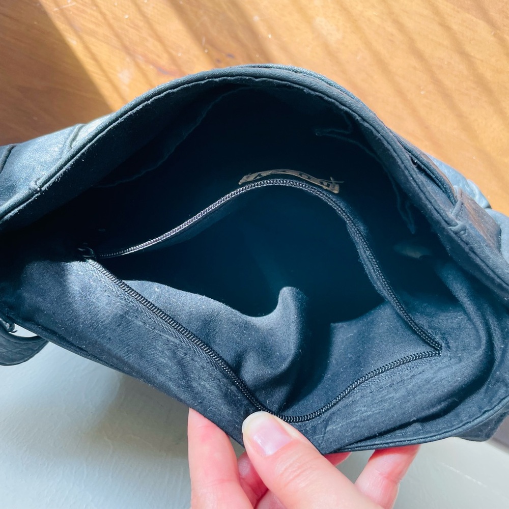 Roxy Crossbody bag - Picture 6 of 9